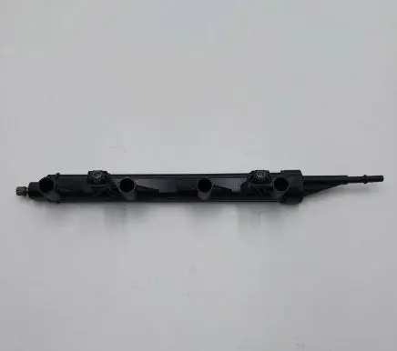 Fuel injector supply line/pipe