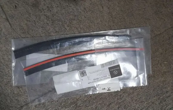 Mercedes-Benz C W205 Rubber seal loading door window/glass A2046710050