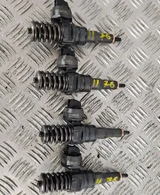 Audi A4 S4 B7 8E 8H Fuel injector 038130073AK