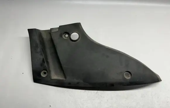 Chevrolet Camaro Rear/tail light trim molding 84070691