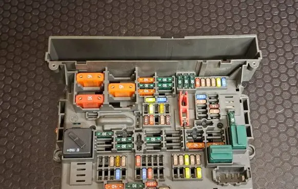 BMW X1 E84 Fuse module 9119446