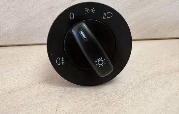 Volkswagen Jetta VI Light switch 1K0941431BB