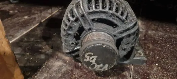 Volvo XC90 Generator/alternator 30658085 0124525060