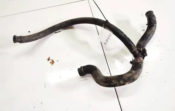 Volkswagen Golf IV Engine coolant pipe/hose