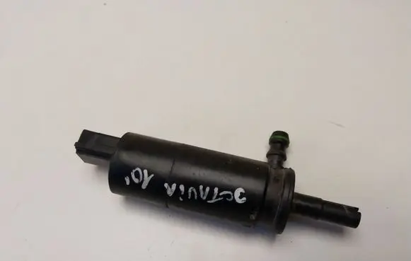 Skoda Octavia Mk2 (1Z) Headlight washer pump 3B7955681