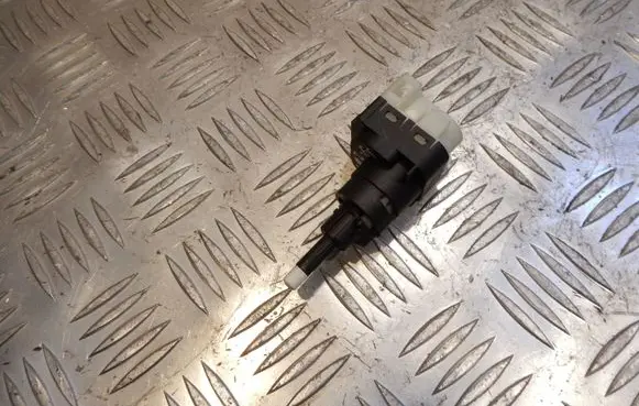 Audi A6 S6 C6 4F Brake pedal sensor switch V10730158 39261
