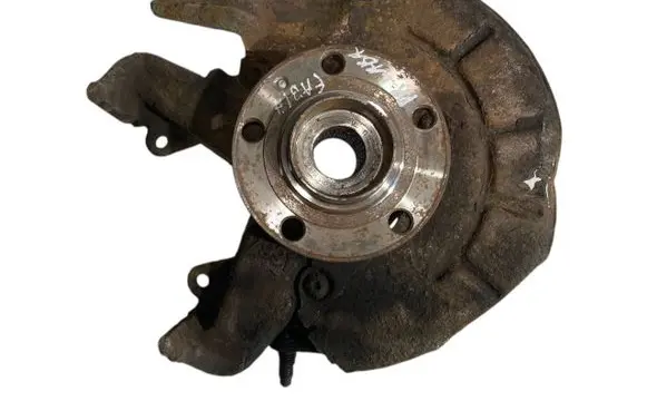 Skoda Fabia Mk2 (5J) Front wheel hub spindle knuckle