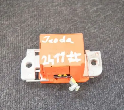 Tesla Model S Battery relay fuse 