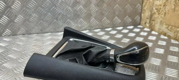 Opel Zafira C Gear shifter surround trim plastic 13293509