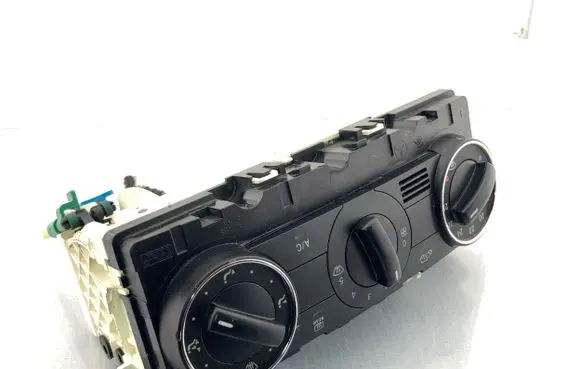 Mercedes-Benz A W169 Climate control unit A1699000900 69780018 1003251B