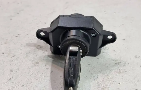 Audi A6 S6 C6 4F Ignition lock 4F0909131 33301101 4F0910131