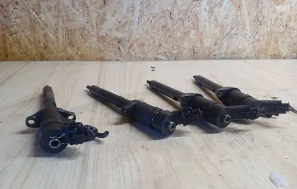 Ford C-MAX I Fuel injectors set 0445110188