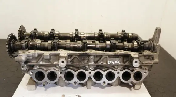 Hyundai i30 Engine head 22111-2A300