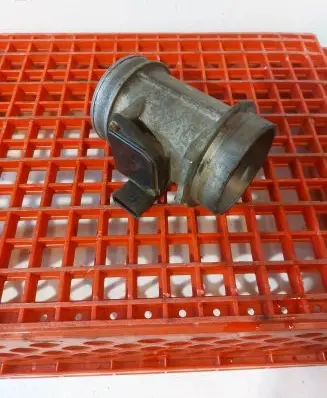 Audi A6 S6 C5 4B Mass air flow meter AFH7025C 4701