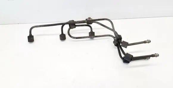 Nissan Patrol 4W60 Fuel injector supply line/pipe 
