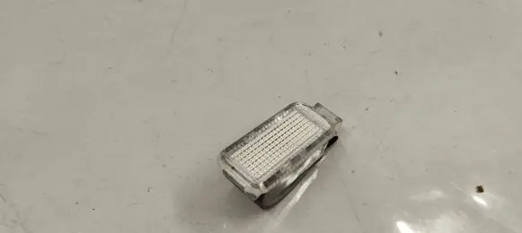 Audi Q2 - Front door interior light 3b0947415b