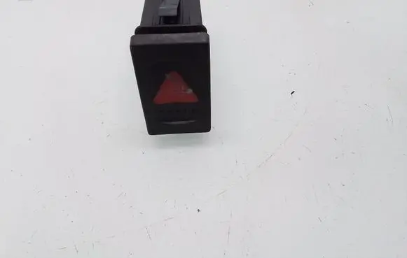 Volkswagen PASSAT B5.5 Hazard light switch 3B095235D