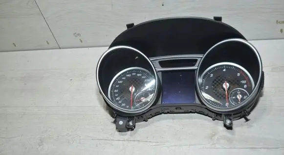Mercedes-Benz A W176 Speedometer (instrument cluster) A1769000804