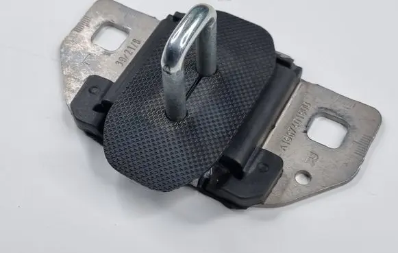 Mercedes-Benz GLS X167 Loading door lock loop/hook striker A1667401800