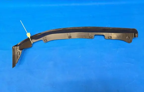 BMW 2 F45 Rubber seal front door (on door) 7298831