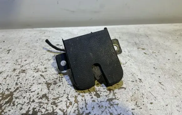 Volkswagen Golf IV Tailgate/trunk/boot lock/catch/latch 1J6827505B