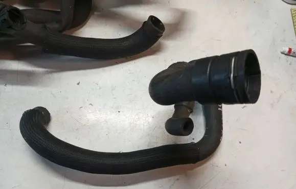 Volvo XC70 Engine coolant pipe/hose S8000102