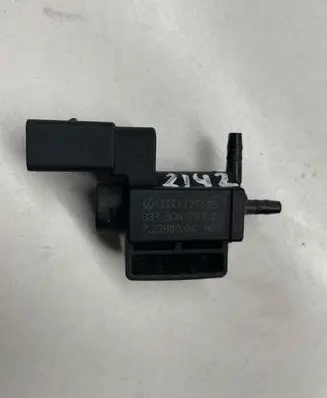 Audi A3 S3 8V Vacuum valve 72288006 037906283C