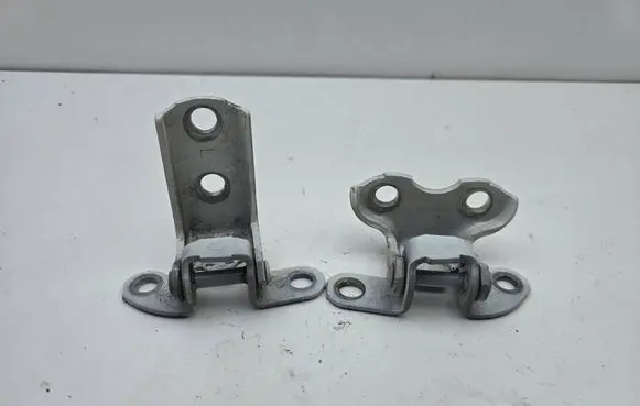 Toyota Prius+ (ZVW40) Rear door hinge set A046694