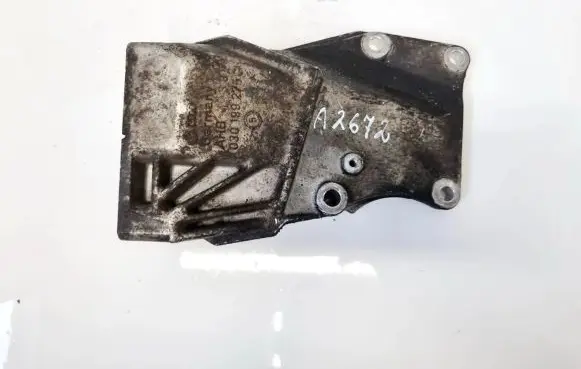 Volkswagen Polo III 6N 6N2 6NF Engine mounting bracket 030199275C