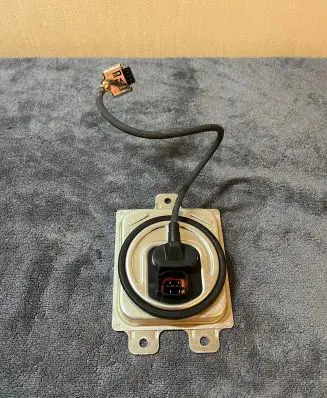 Dodge Challenger Headlight ballast module Xenon NZM2004 D3RD3S2000 CHVA99T10515