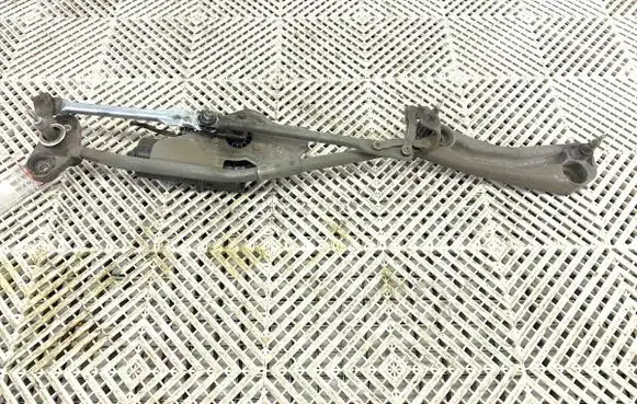 Front wiper linkage and motor
