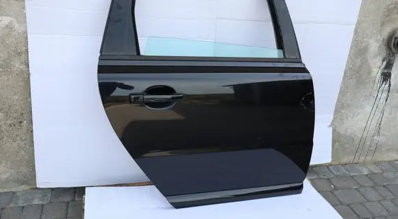 Volvo V70 Rear door 