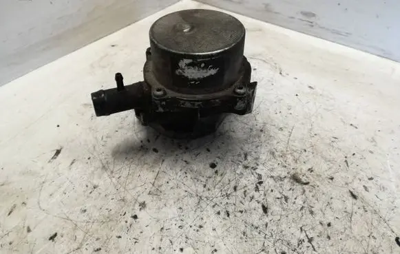 Renault Megane II Vacuum pump