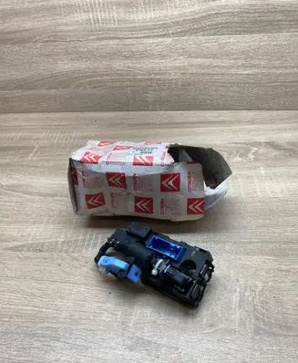 Citroen Xsara Picasso Central body control module 6105HT