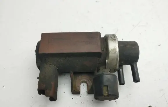 Vacuum valve