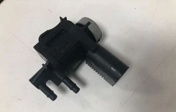 Audi A6 S6 C6 4F Turbo solenoid valve 1K0906283A