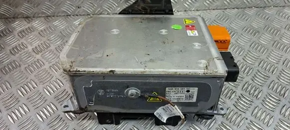 Audi Q5 SQ5 Battery charger (optional) 5QE915681DC