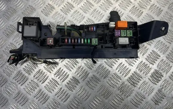 Toyota Avensis T250 Fuse module 7059