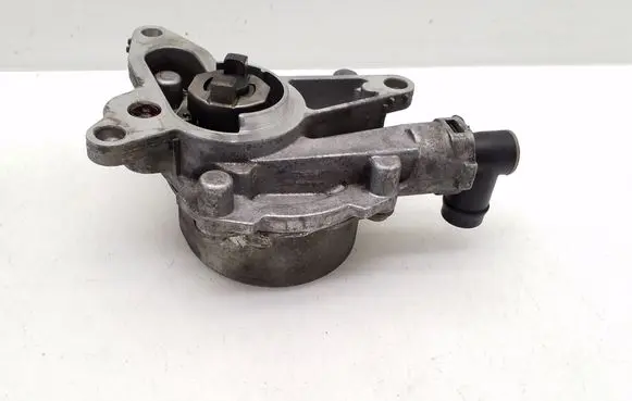 Renault Laguna III Vacuum pump 146502018R