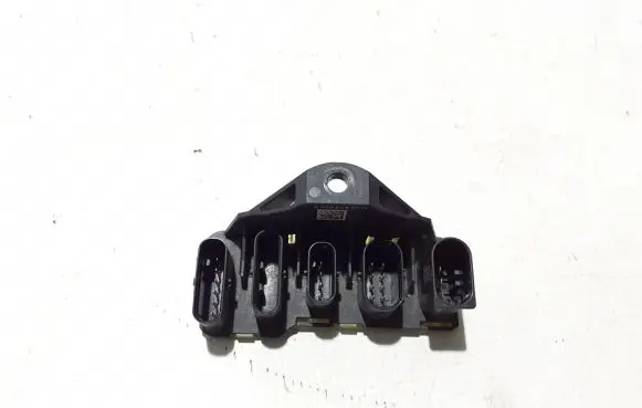 Mercedes-Benz GLC C253 Other relay A0005459712