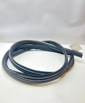 Jeep Grand Cherokee (WK) Front door rubber seal 