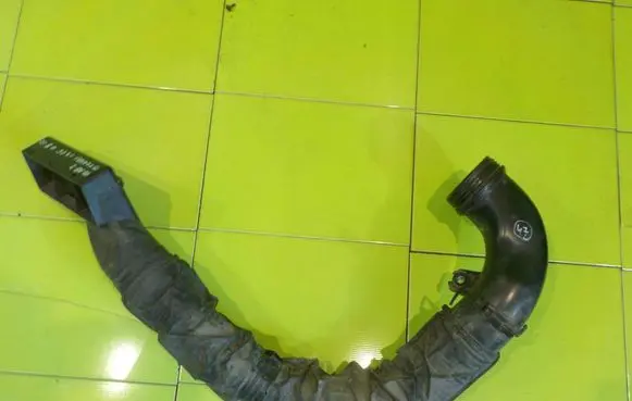 Hyundai ix 55 Intercooler hose/pipe 10AB2 282123J000