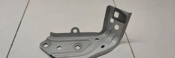 Renault Clio V Fender mounting bracket 631413553R