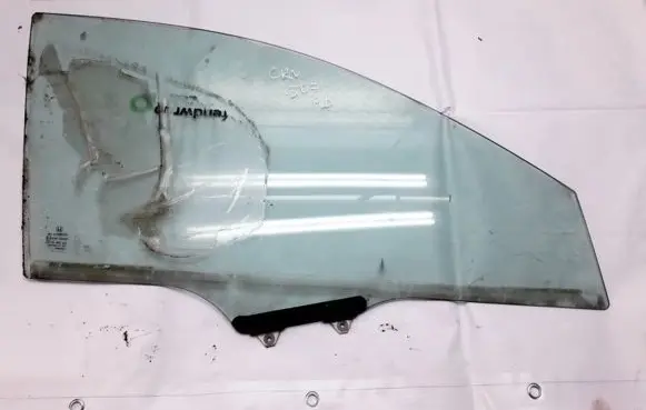 Honda CR-V Front door window glass four-door