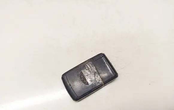 Toyota Corolla Verso AR10 Ignition key/card 