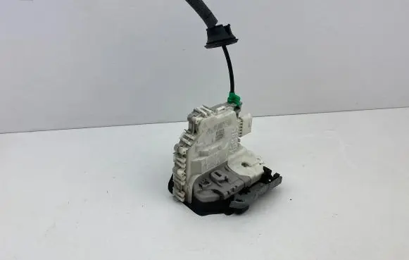 Audi A5 Front door lock 8X1837016C 351721S