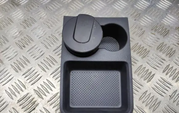Cup holder front