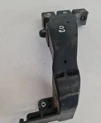 Hyundai i40 Radiator support slam panel bracket 641463Z000 PA6GF3096