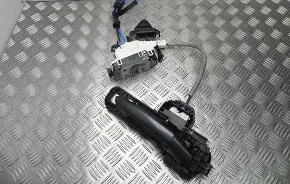 Loading door lock