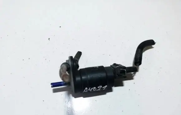 Nissan Primera Windscreen/windshield washer pump 20859273